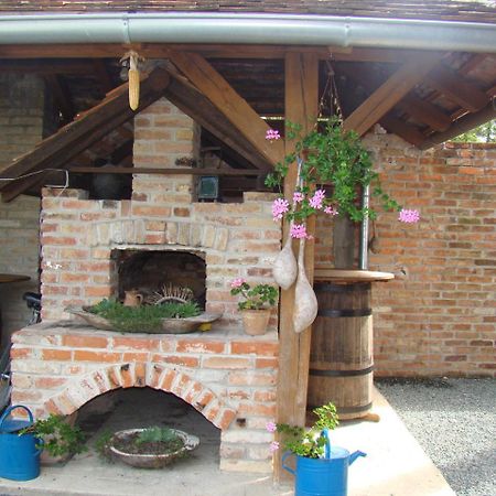 Country House Tunjina Kuca Stara Kapela Guest House Pavlovci ภายนอก รูปภาพ